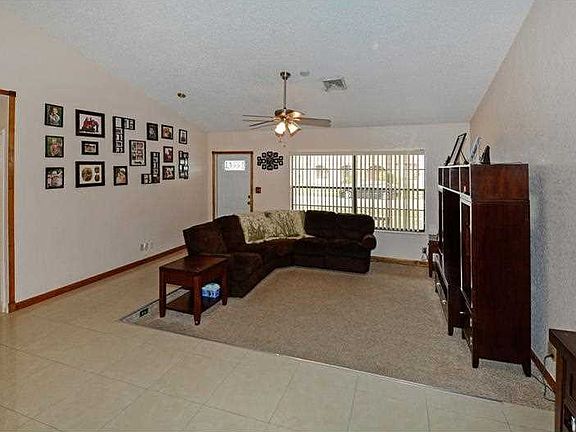3rd image of 10450 NW 21st St