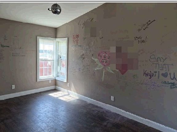 4th image of 602 Howard St