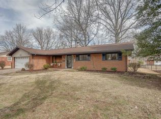 512 Longview Dr, Belleville, IL 62223