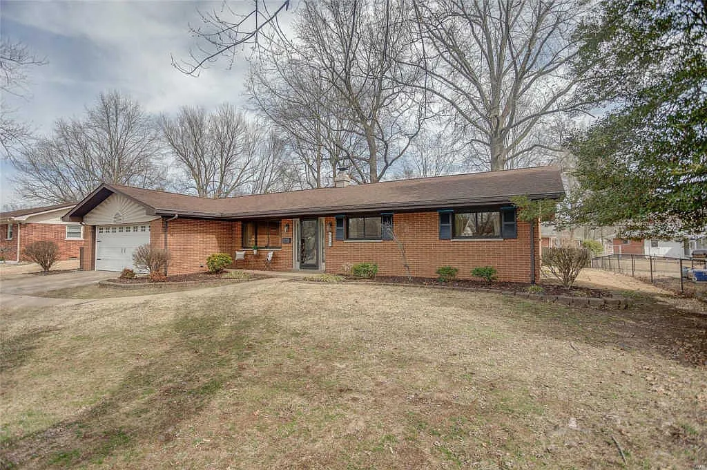 512 Longview Dr photo 1