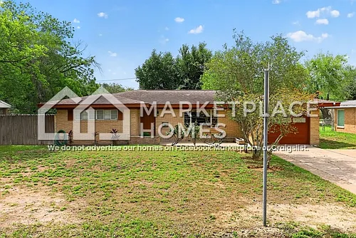 1209 Harvey St Photo 1