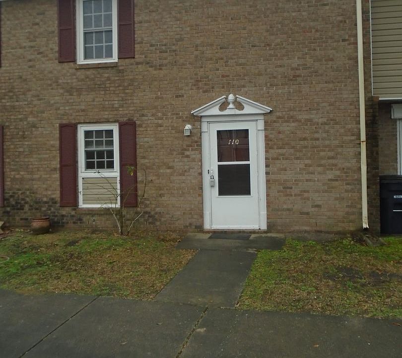 1st image of 110 King George Ct