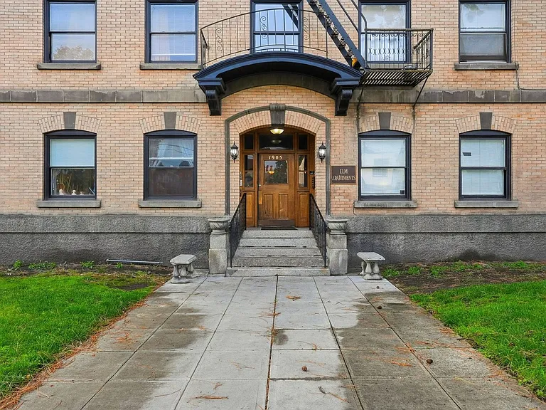 1905 W 2nd Ave — Photo 17