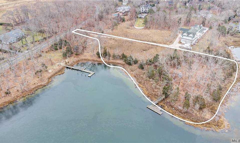 1st image of 265 Peconic Bay Blvd