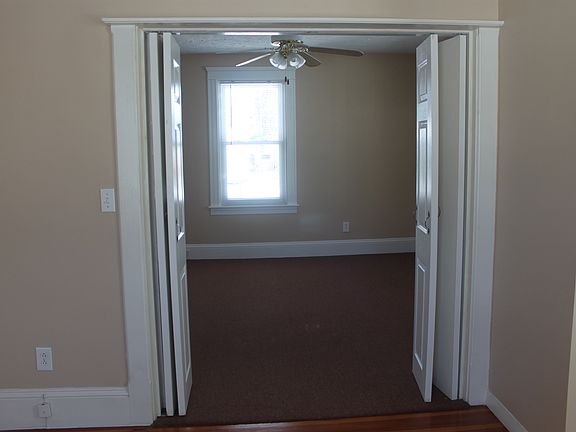 3rd image of 79 Maybury St #1