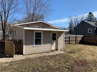 2208 E 40th St, Des Moines, IA 50317