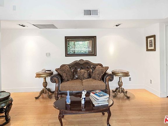 4th image of 11119 Camarillo St APT 120