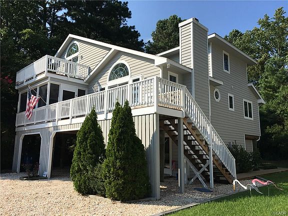 5th image of 413 Tamarack Dr