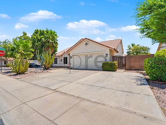 3rd image of 1157 E Encinas Ave