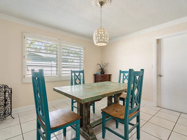 291 N Tessier Dr — Photo 13