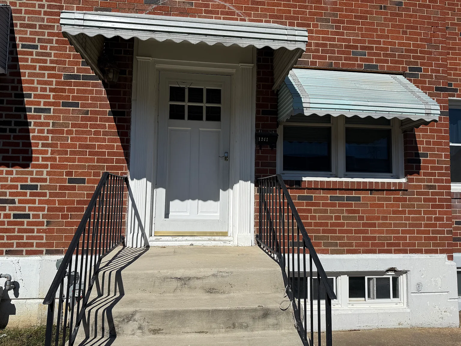 3 bed, 1150 sqft, $1,950 — Photo 2
