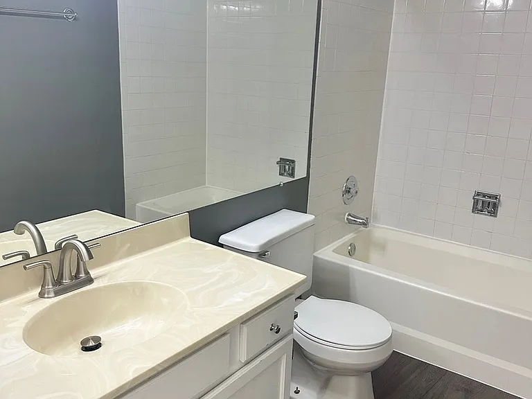 1132 Regency Ct — Photo 13