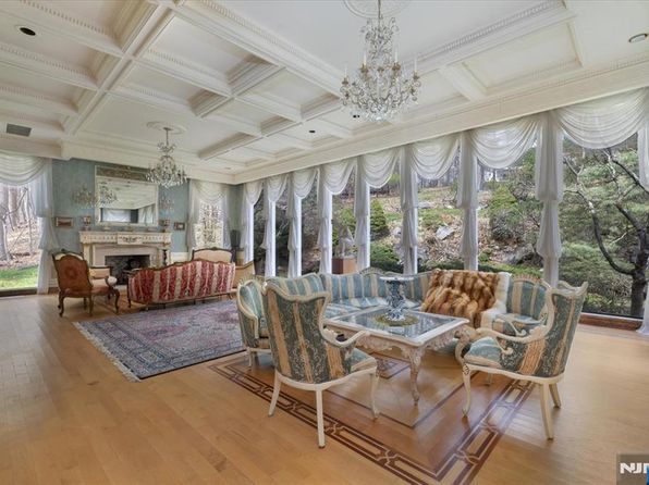 12 E Saddle River Rd, Saddle River, NJ 07458