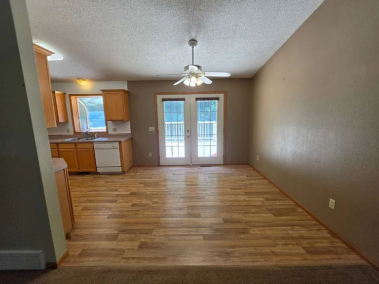 E11975 E Robin Rd — Photo 15