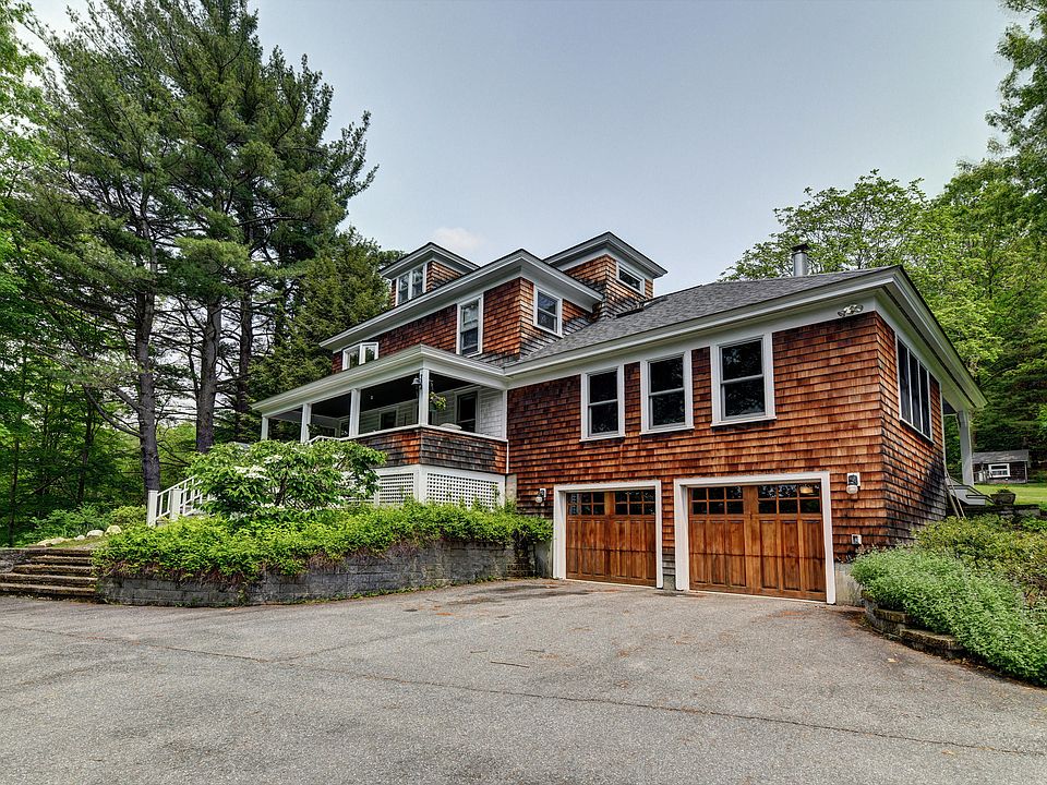 2nd image of 560 N Hoosac Rd