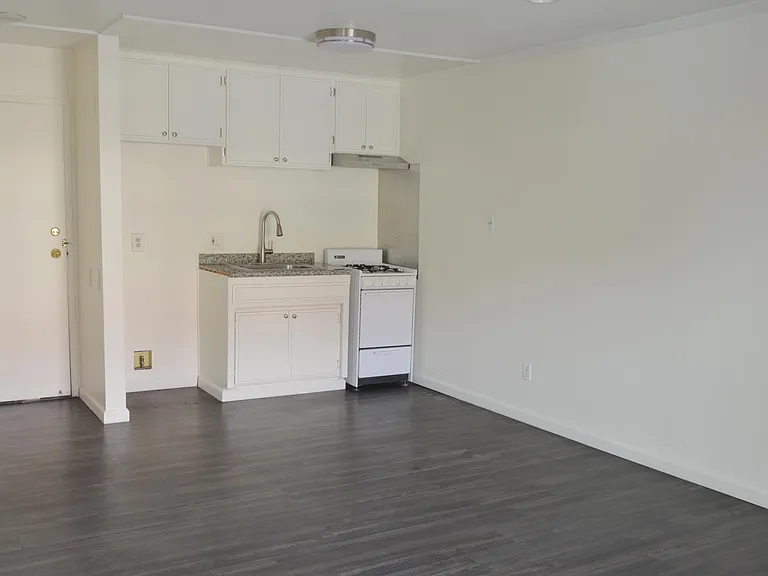 1600 W Carson St #104 — Photo 16