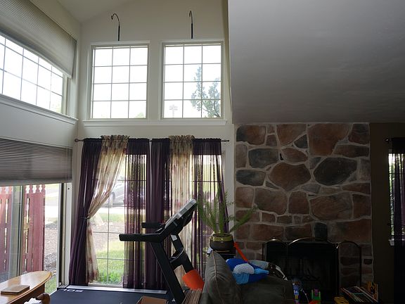 4th image of 200 Wheatsheaf Ln