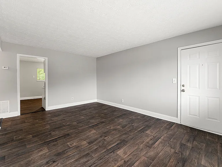 Balfour East Lake — Photo 9