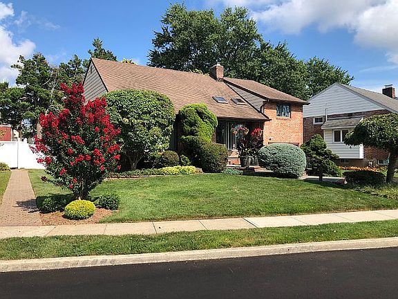 4th image of 12 Dogwood Pl