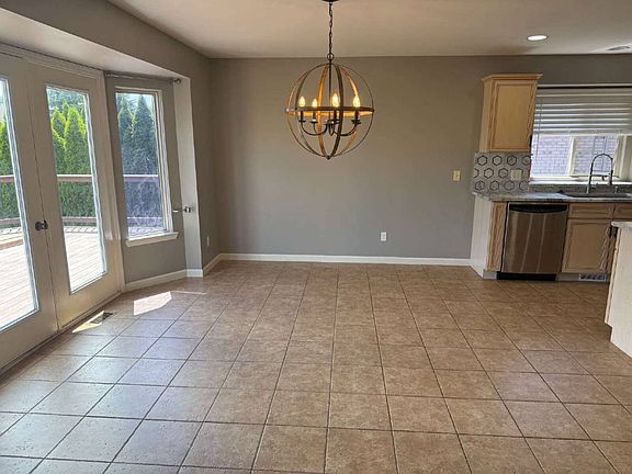 3rd image of 21494 Pine Cone Dr