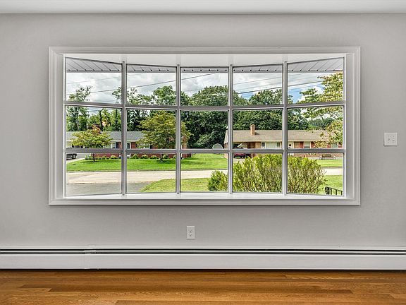 4th image of 510 Chamberlain Ln