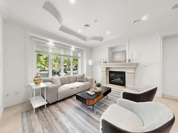 2456 E 45th Ave, Vancouver, BC V5R 3B5