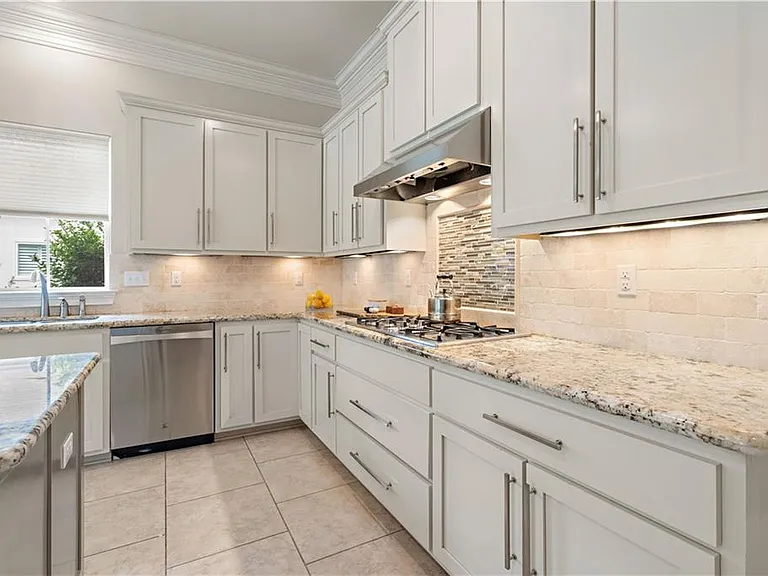 618 Millikens Bnd — Photo 11