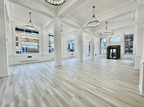 101 W 1st St #101