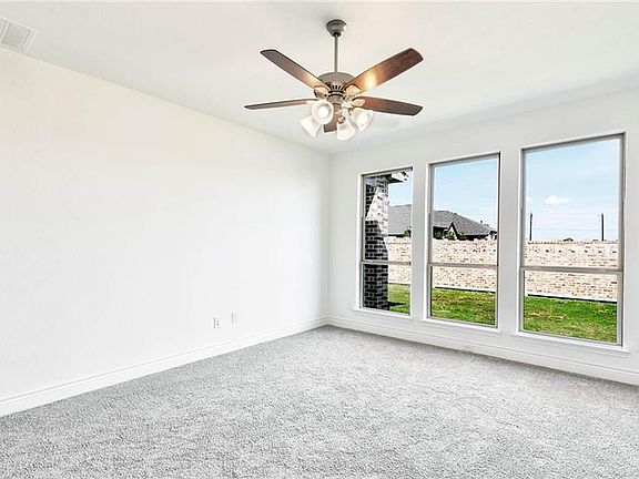 4th image of 809 Esk Ave