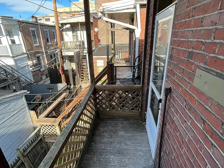 264 Forster St #2R — Photo 9