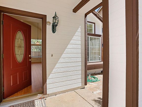 3rd image of 955 Larkspur Dr
