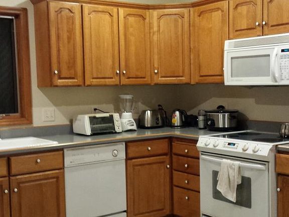 Kitchen w/fridge out of picture to the left