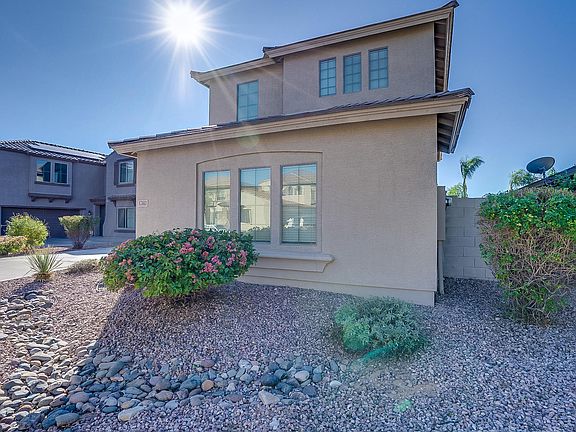 3rd image of 17863 W Crocus Dr
