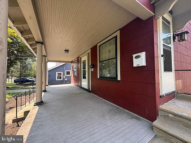 Listing photo 5