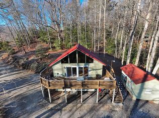 1060 Riverside Dr, Whittier, NC 28789