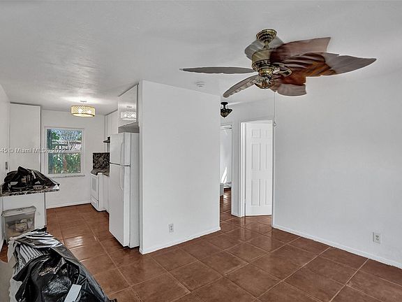 5th image of 2574 NE 12th Ave