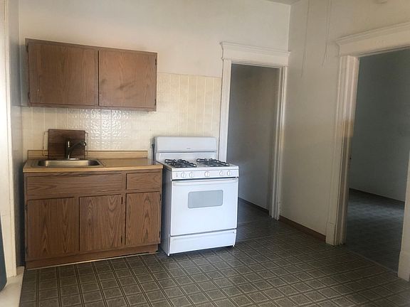 5th image of 2437 W Arthington St #1F