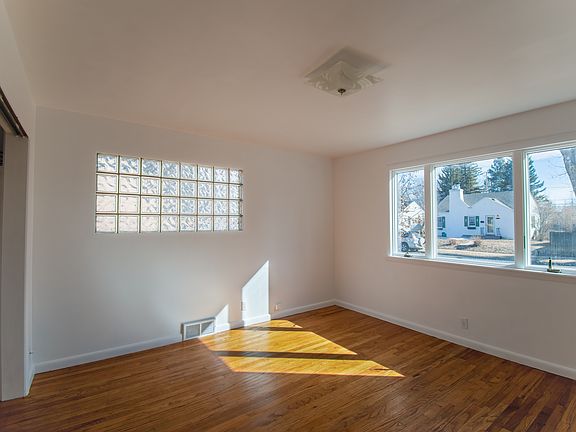 3rd image of 1701 Rainbow Ave