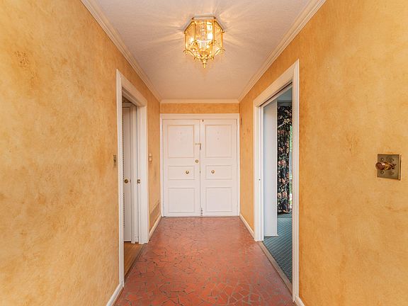 5th image of 3427 Hall Dr