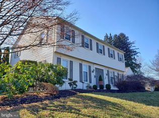212 Creekwood Dr, Feasterville, PA 19053
