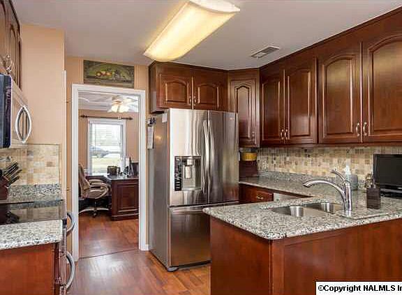 3rd image of 200 Double Oak Dr
