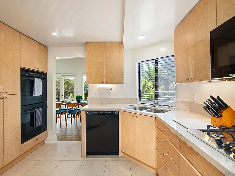 2452 Azure Coast Dr — Photo 18