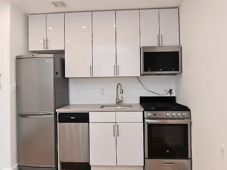 120 Ridge St #4B — Photo 2