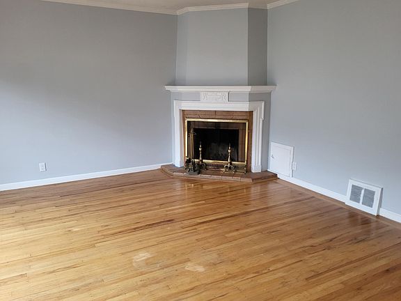 3rd image of 450 Eureka St #450