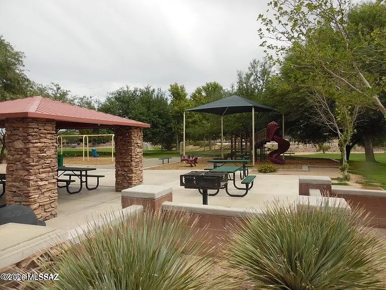 7325 E Weeping Willow Dr SE — Photo 18