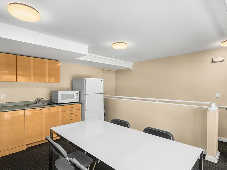 425 Vine St #420 — Photo 22