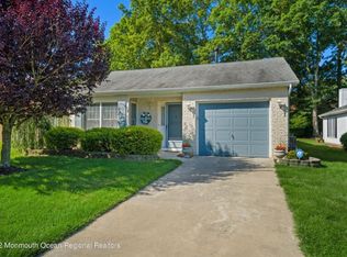 1592 Heatherleaf Ln, Toms River, NJ 08755