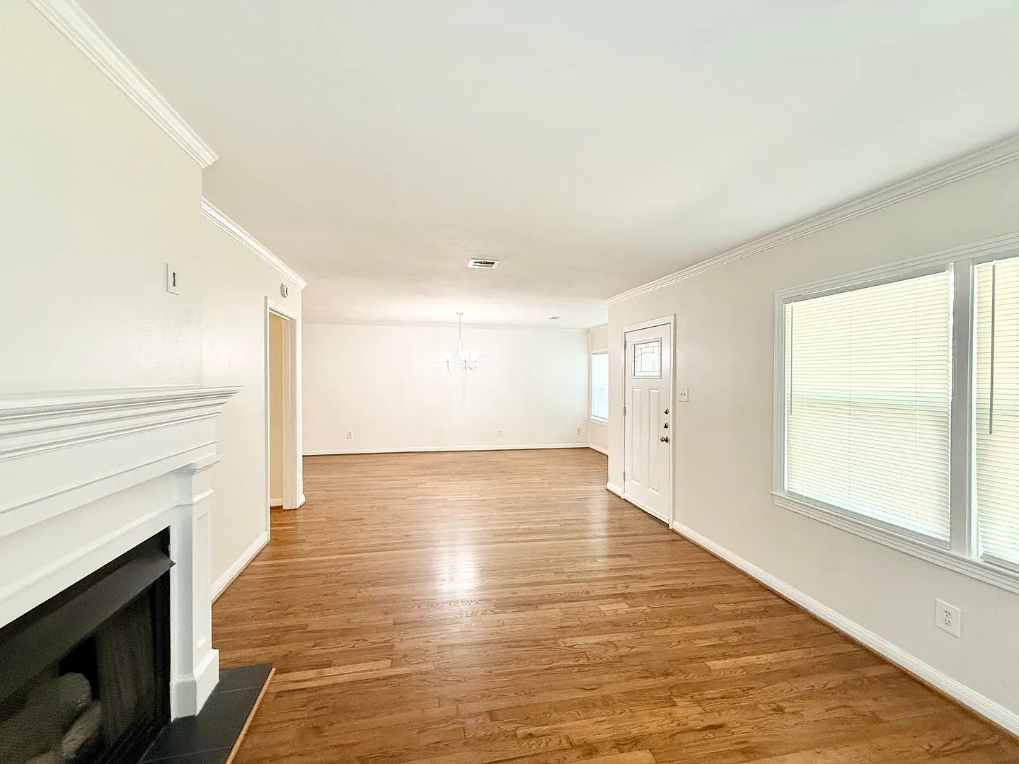 Charming Vintage 2/1/1 home near the Menil Collection! — Photo 4