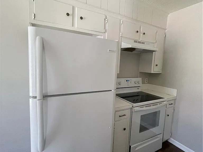 800 Concho Pl — Photo 3