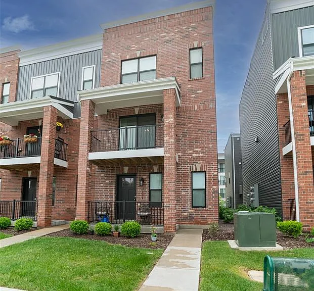 5004 Daggett Ave — Photo 1